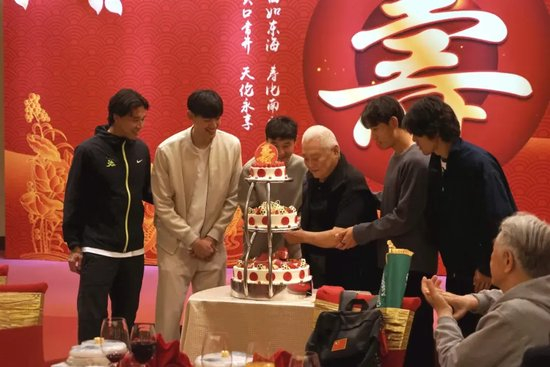 点击体验免费下载客户端。展示图片