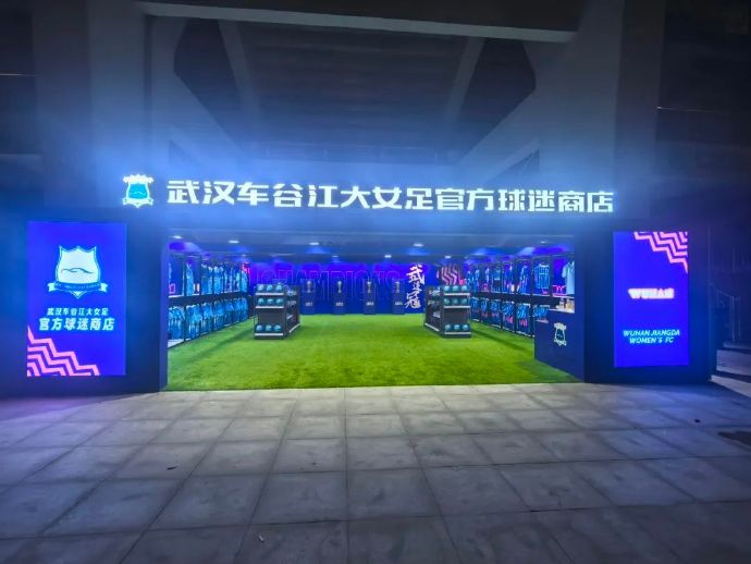 bevictor伟德无论是干涩少雨的沙漠相关图片