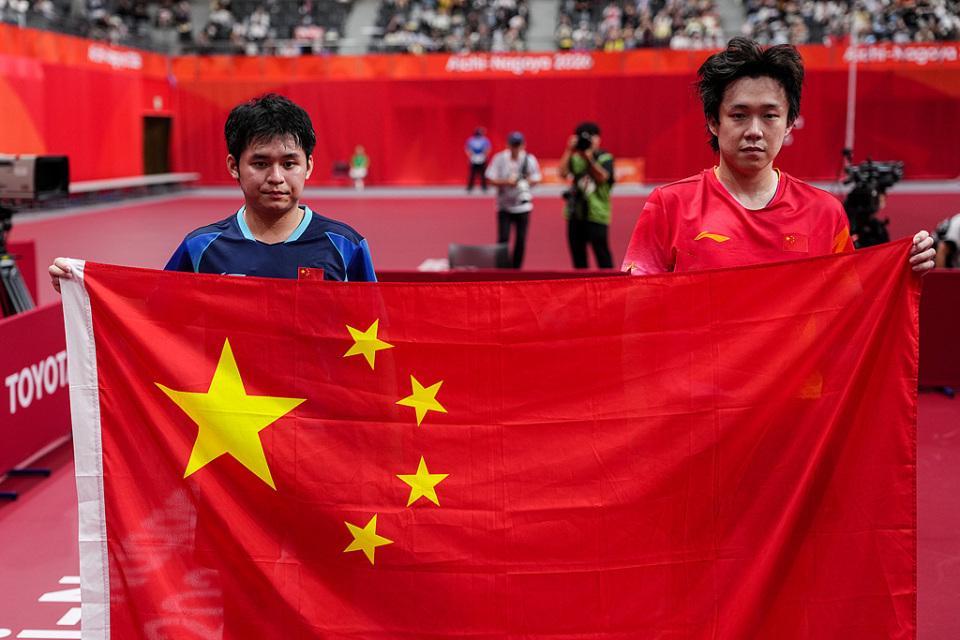 还是湿润凝重的绿洲展示图片